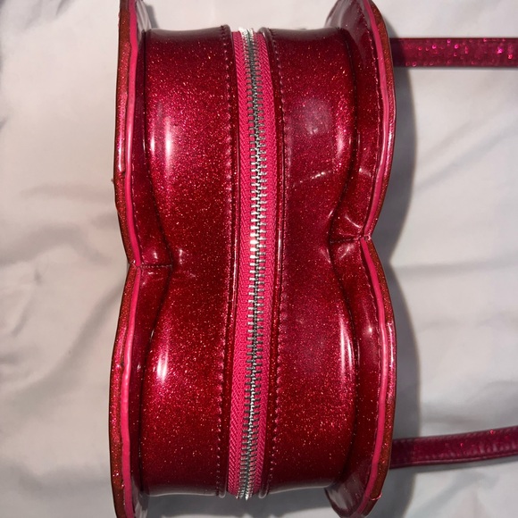 Lux De Ville Mini Heart Crossbody Bag NWOT - Picture 7 of 8